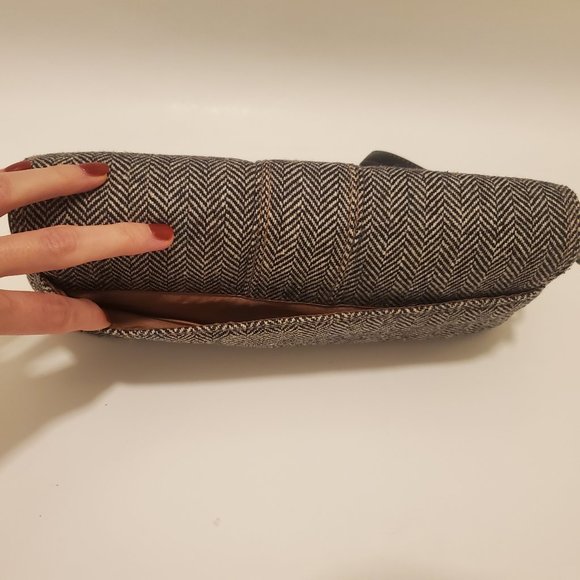 Nine West gray herringbone tweed convertible baguette purse - Picture 4 of 16